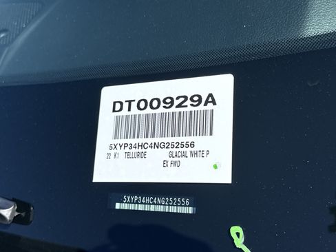 Used 2022 Kia Telluride EX w/ EX Premium Package image 40