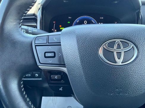 Used 2025 Toyota Camry SE FWD image 26
