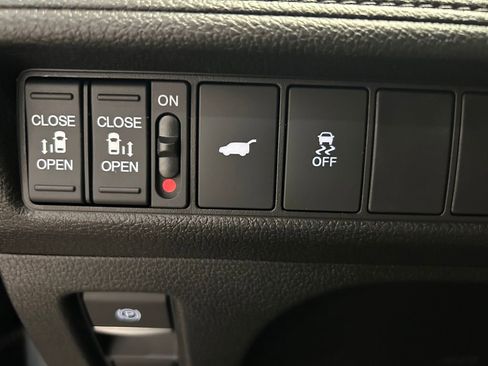 Used 2025 Honda Odyssey EX-L image 13