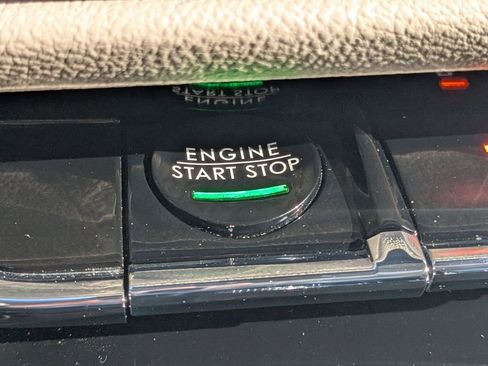 Used 2025 Lincoln Corsair Reserve w/ Jet Appearance Package image 28