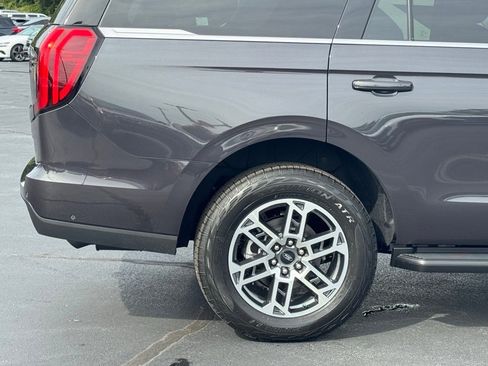 New 2025 Ford Expedition Active image 51
