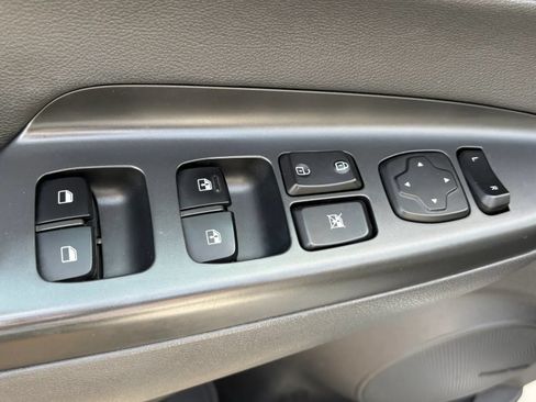 Used 2023 Hyundai Kona Limited AWD/4WD image 16