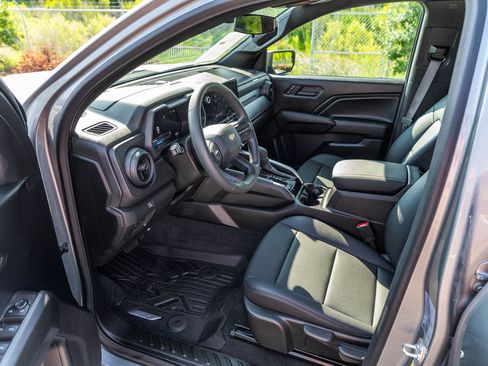 Used 2026 Chevrolet Colorado W/T w/ WT Custom Package RWD image 18