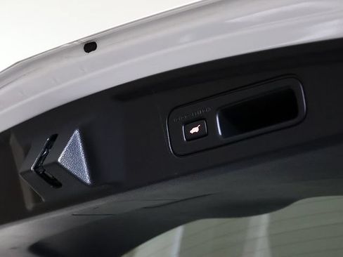 Certified 2022 Acura MDX SH-AWD w/ Technology Package image 32