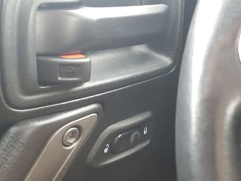 Used 2018 Jeep Wrangler Unlimited Sport image 21