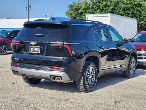 Used 2026 Chevrolet Traverse LT AWD/4WD image 7