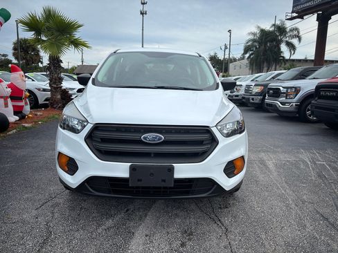 Used 2019 Ford Escape S image 2