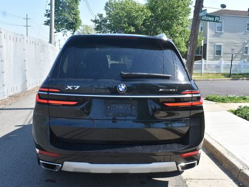 Used 2025 BMW X7 xDrive40i w/ Premium Package AWD/4WD image 7