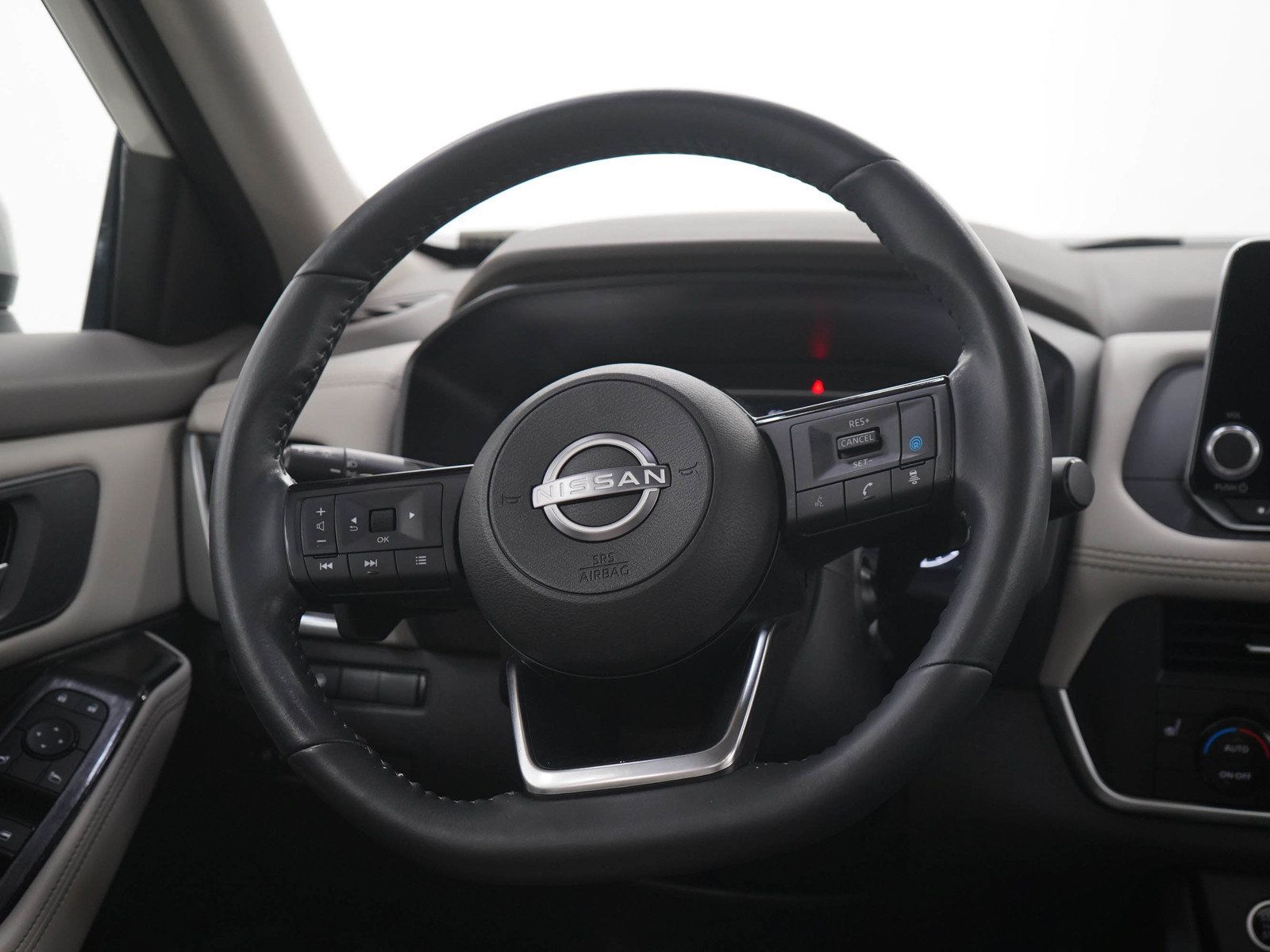 Used 2023 Nissan Rogue SV w/ SV Premium B Package AWD/4WD image 18