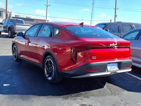 Used 2025 Kia K4 EX image 2