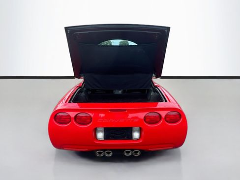 Used 1998 Chevrolet Corvette Coupe w/ Memory Pkg RWD image 23