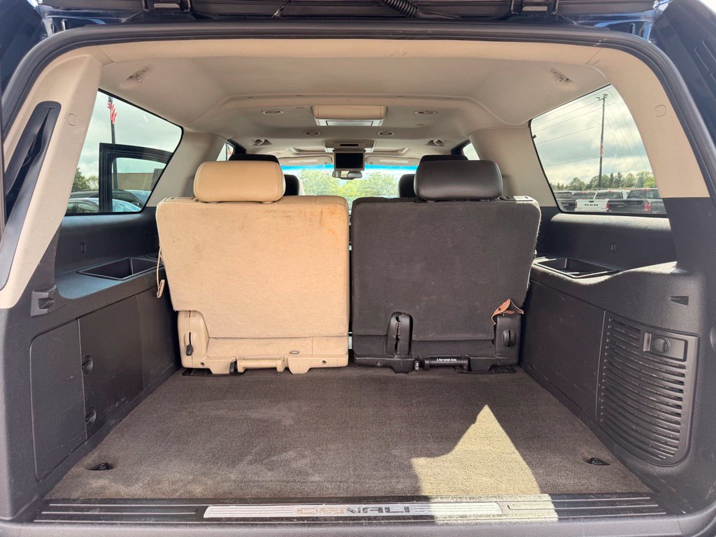 Used 2011 GMC Yukon XL Denali AWD/4WD image 24