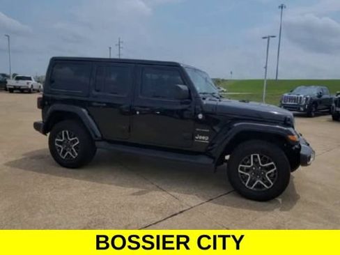 Used 2024 Jeep Wrangler Unlimited Sahara w/ Safety Group AWD/4WD image 2