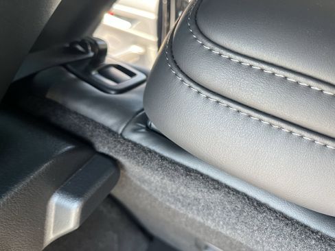 Certified 2025 MAZDA CX-30 AWD 2.5 S w/ Preferred Package image 32