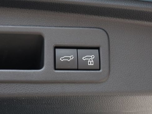 Used 2025 Toyota 4Runner Limited AWD/4WD image 37