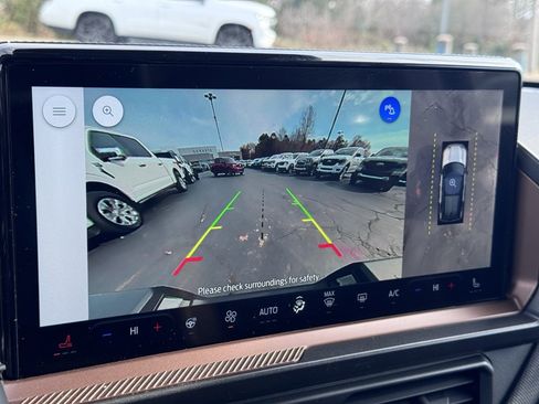 Used 2025 Ford Bronco Sport Outer Banks w/ Outer Banks Tech Package+ image 11