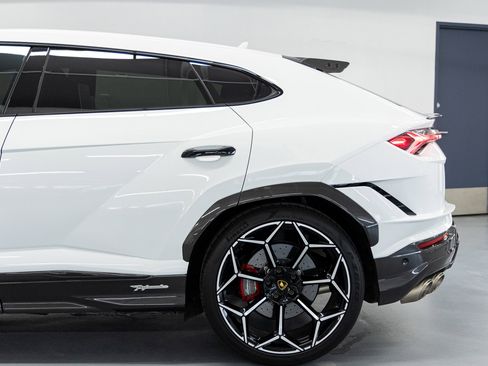 Used 2024 Lamborghini Urus Performante image 15