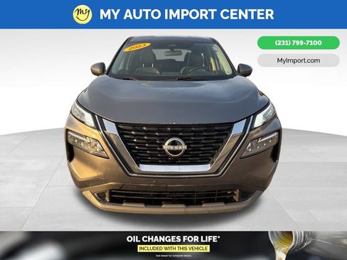 Used 2023 Nissan Rogue SV image 2