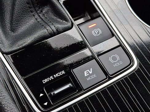 Certified 2025 Toyota Sienna XSE image 23