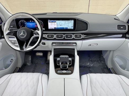 Used 2024 Mercedes-Benz Maybach GLS 600 4MATIC image 13