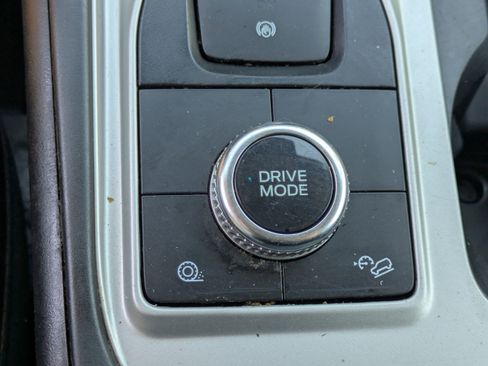 Certified 2022 Ford Explorer XLT image 29