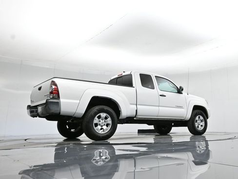 Used 2014 Toyota Tacoma PreRunner image 44