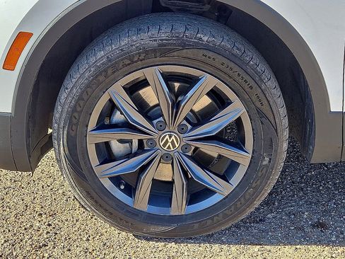 Used 2023 Volkswagen Tiguan SE image 10