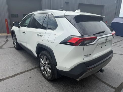 Used 2022 Toyota RAV4 Limited AWD/4WD image 2