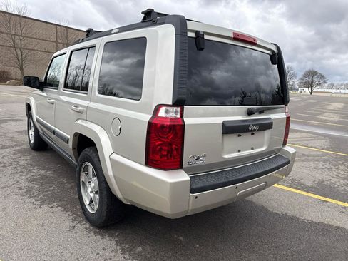 Used 2009 Jeep Commander Sport image 7