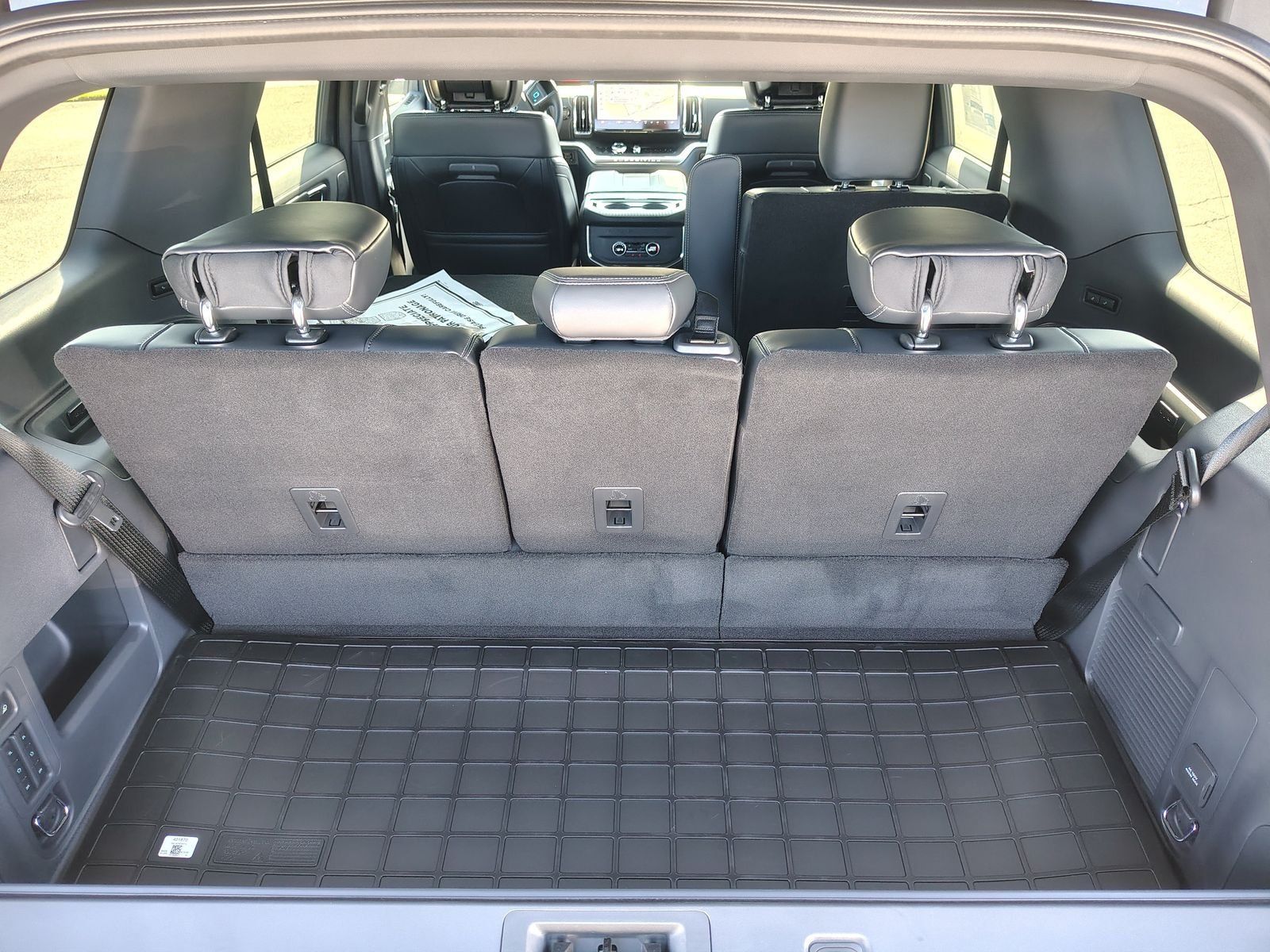 New 2027 Ford Expedition Platinum w/ Stealth Performance Package AWD/4WD image 14