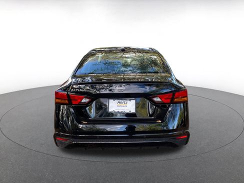 Used 2025 Nissan Altima 2.5 SV image 6