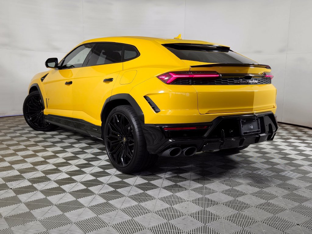 Used 2025 Lamborghini Urus SE AWD/4WD image 9
