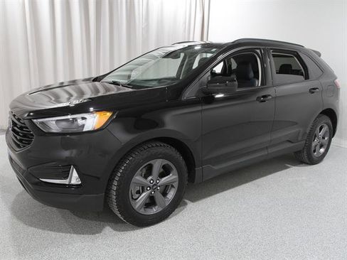 Certified 2024 Ford Edge SEL w/ Sport Appearance Package image 3