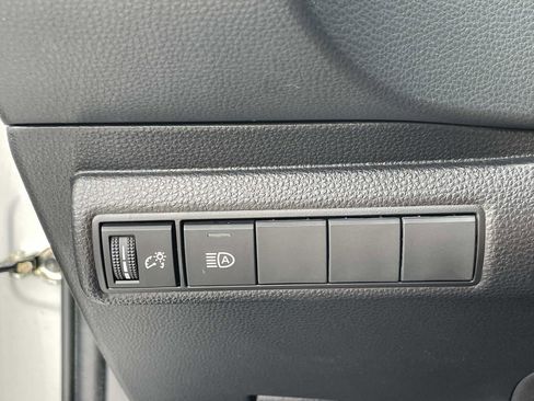 Used 2022 Toyota Corolla LE FWD image 19
