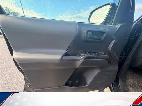 Used 2023 Toyota Tacoma SR AWD/4WD image 15