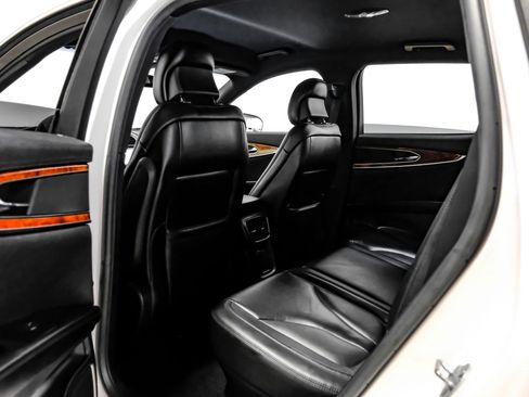 Used 2019 Lincoln Nautilus Select image 34