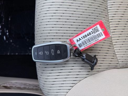 Used 2018 Dodge Journey SXT w/ Connectivity Group FWD image 17
