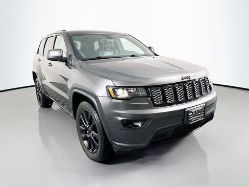 Used 2018 Jeep Grand Cherokee Altitude AWD/4WD image 1