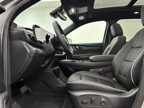 New 2026 Buick Enclave Avenir image 22