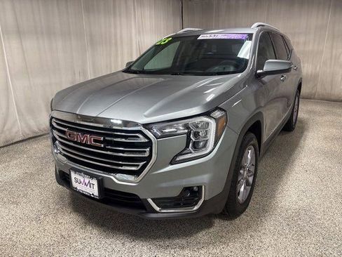 Used 2023 GMC Terrain SLT image 7