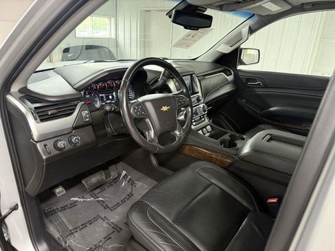 Used 2019 Chevrolet Suburban LT AWD/4WD image 13