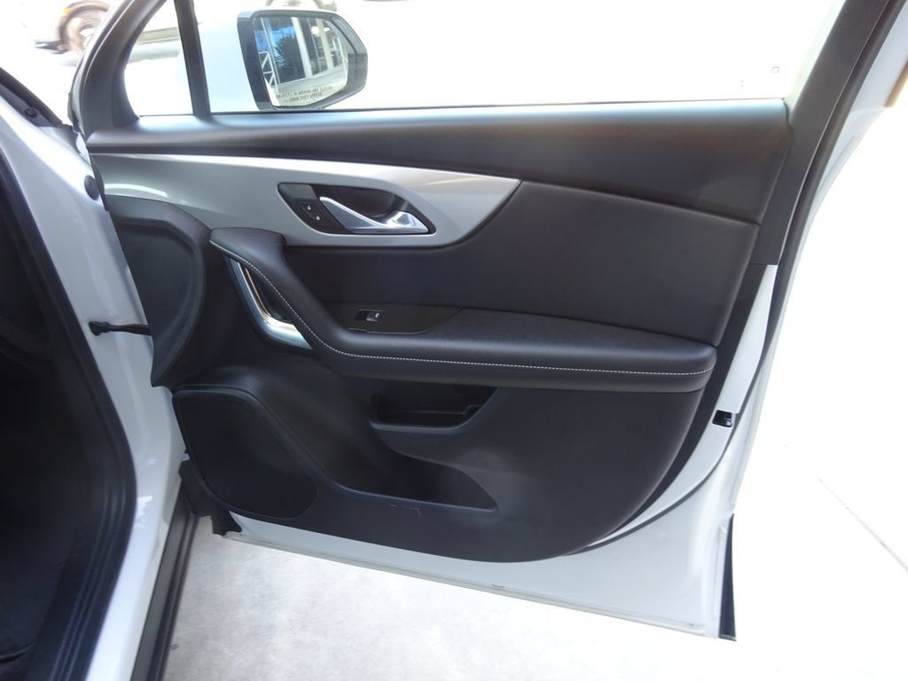 Certified 2023 Chevrolet Blazer LT w/ Convenience Package FWD image 27