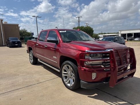Used 2018 Chevrolet Silverado 1500 High Country image 3