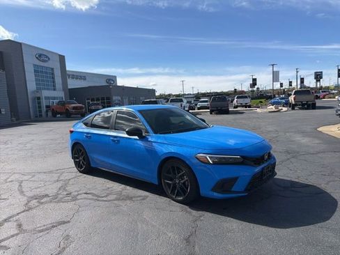 Used 2023 Honda Civic Sport image 2