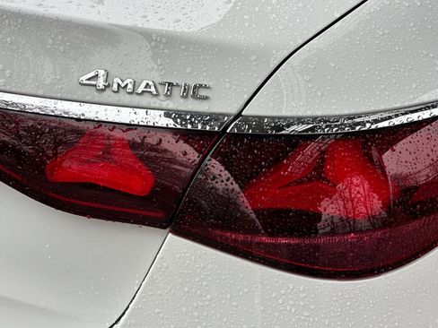 Used 2025 Mercedes-Benz E 350 4MATIC Sedan image 12