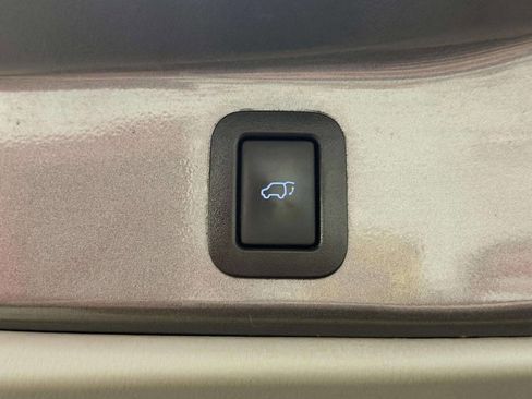 Used 2019 Toyota Highlander Limited Platinum image 12