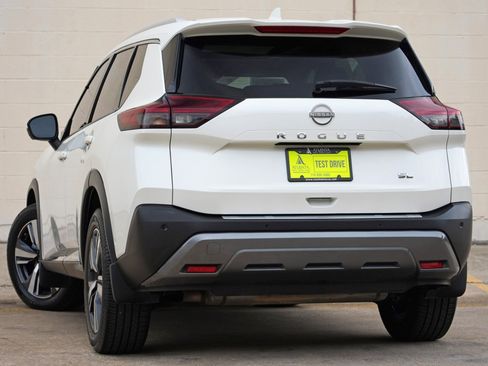 Used 2023 Nissan Rogue SL w/ SL Premium Package FWD image 5
