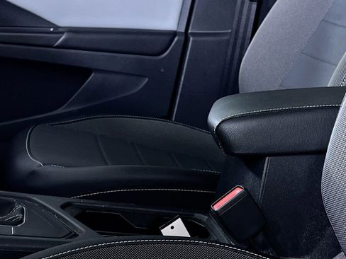 Used 2023 Volkswagen Taos SE image 21