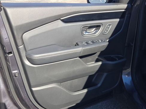 Used 2025 Honda Pilot EX-L image 23