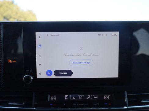 Used 2025 Toyota Sienna LE FWD image 34
